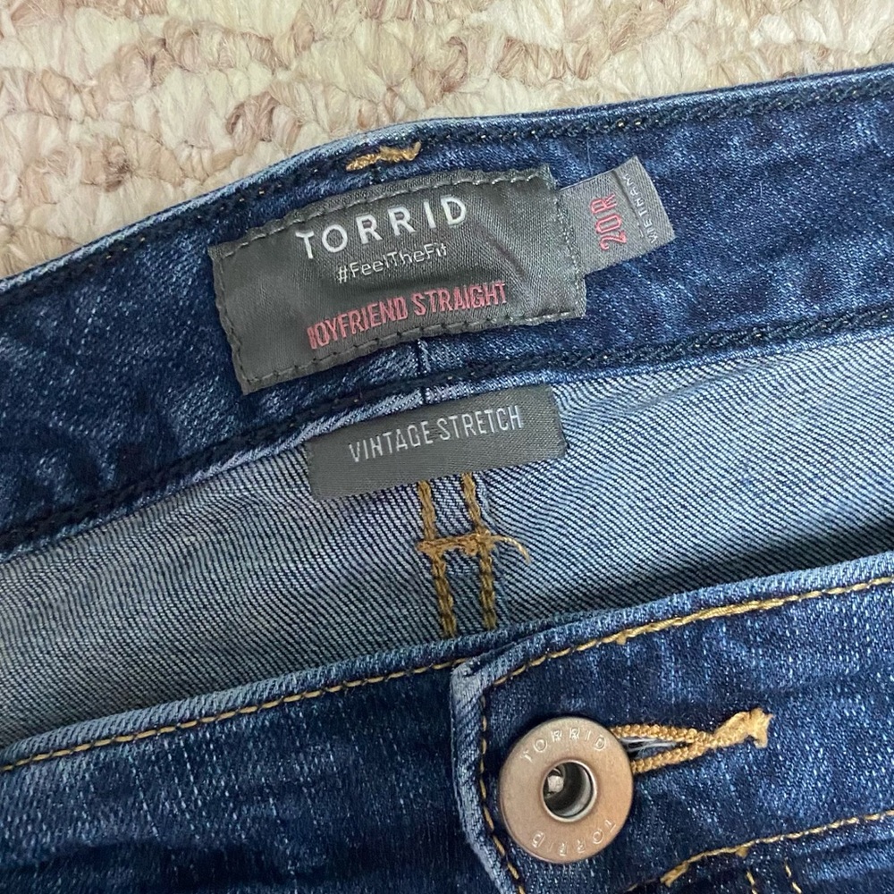 TORRID BOYFRIEND STRAIGHT JEANS - 20R - Picture 6 of 8